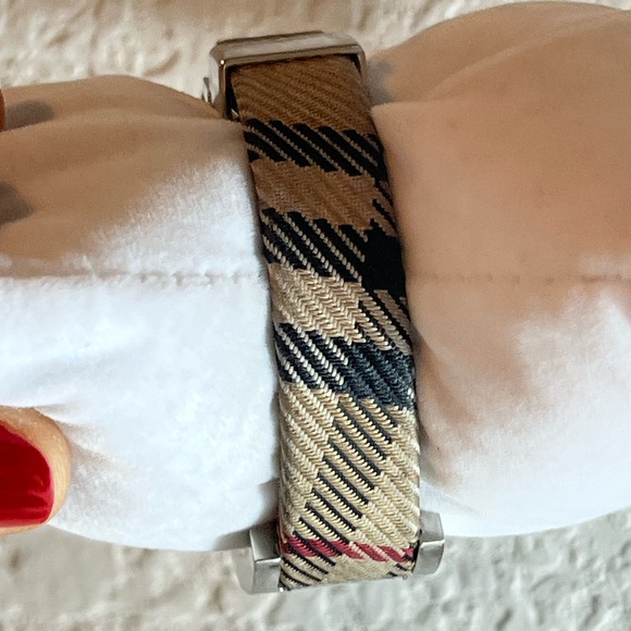 Burberry Nova Check ladies Watch BU1015 Case Silver fabric canvas strap. - Picture 6 of 12